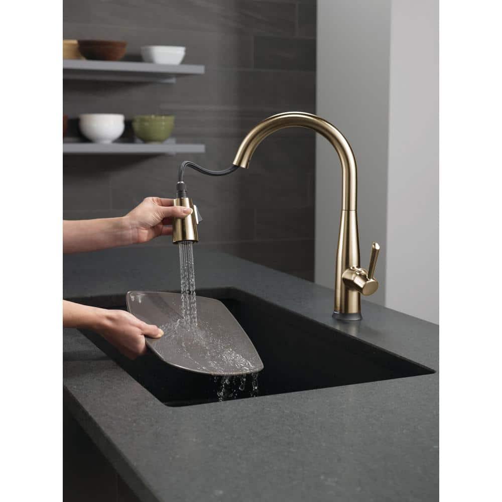 Essa Pull Down Single Handle Kitchen Faucet with MagnaTite Docking and Touch2O Technology