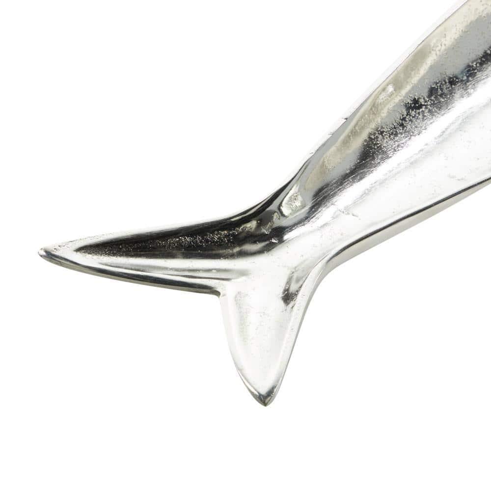 CosmoLiving by Cosmopolitan 24", 17"W Silver Aluminum Metal Fish Tray, 2-Pieces