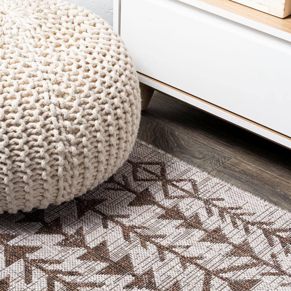 5'x8' Tokay Bohemian Geometric Indoor/Outdoor Area Rug, Beige/Brown - JONATHAN Y
