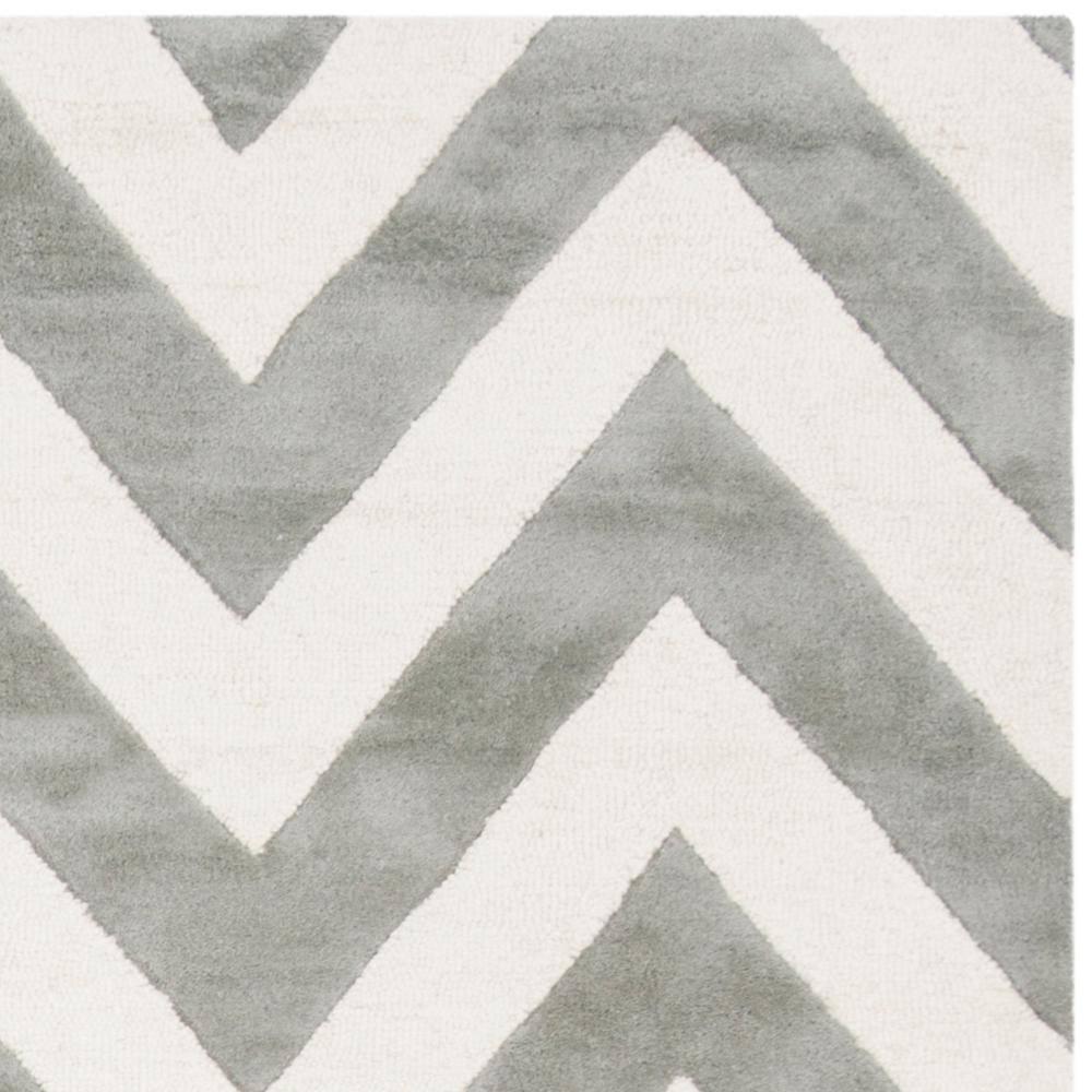 Safavieh Kids SFK921 Hand Tufted Area Rug - Grey/Ivory - 5'x7' - Safavieh.