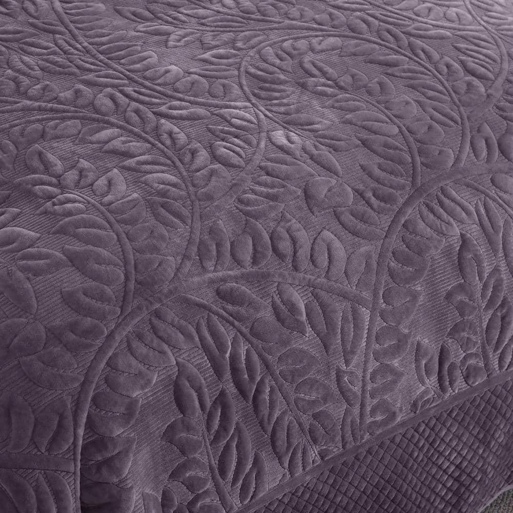 MarCielo Marcielo Oversized Embroidered Velvet Quilt Set With 2 Pillow Shams