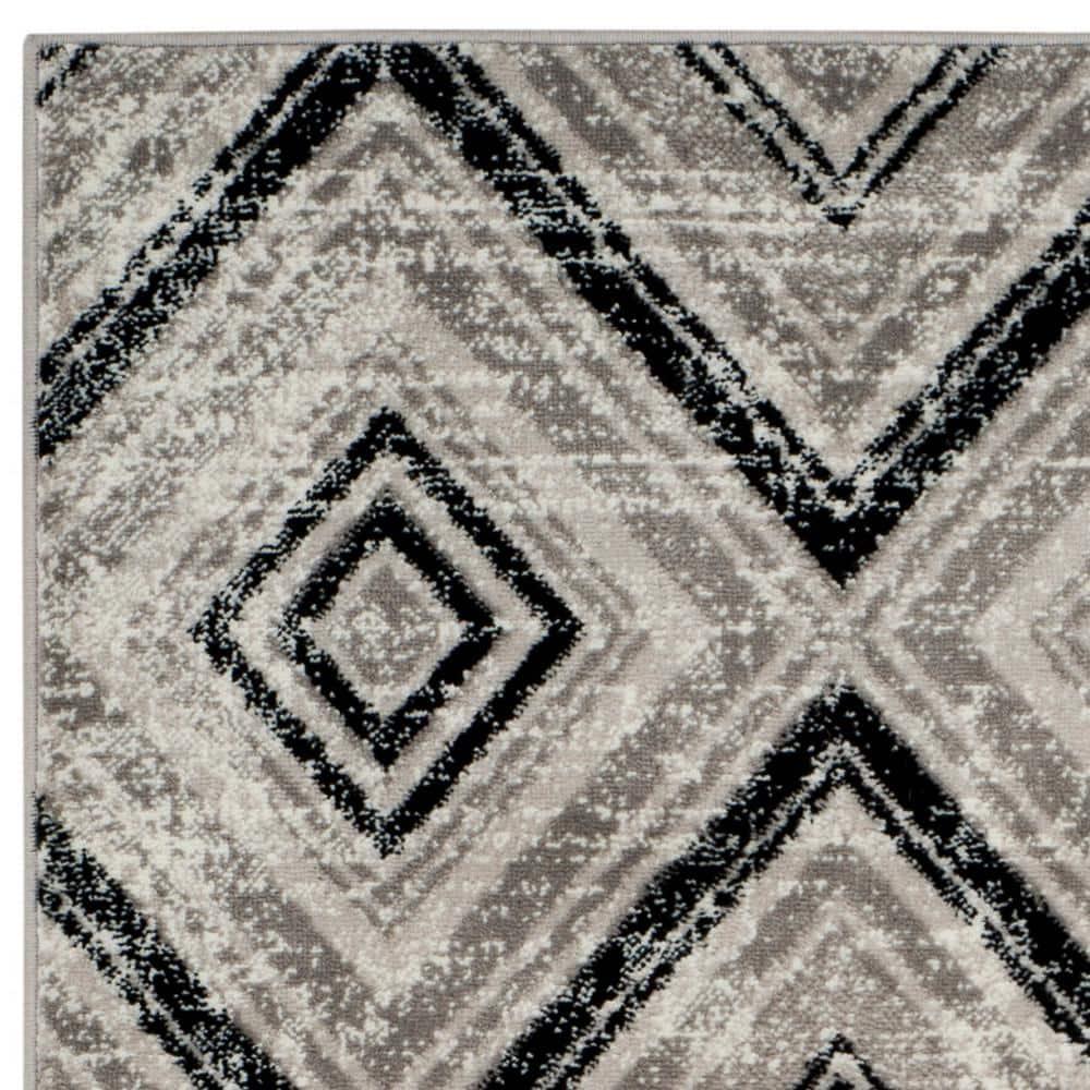 Skyler SKY120 Power Loomed Indoor Area Rug - Grey/Black - 5'1"x7'6" - Safavieh