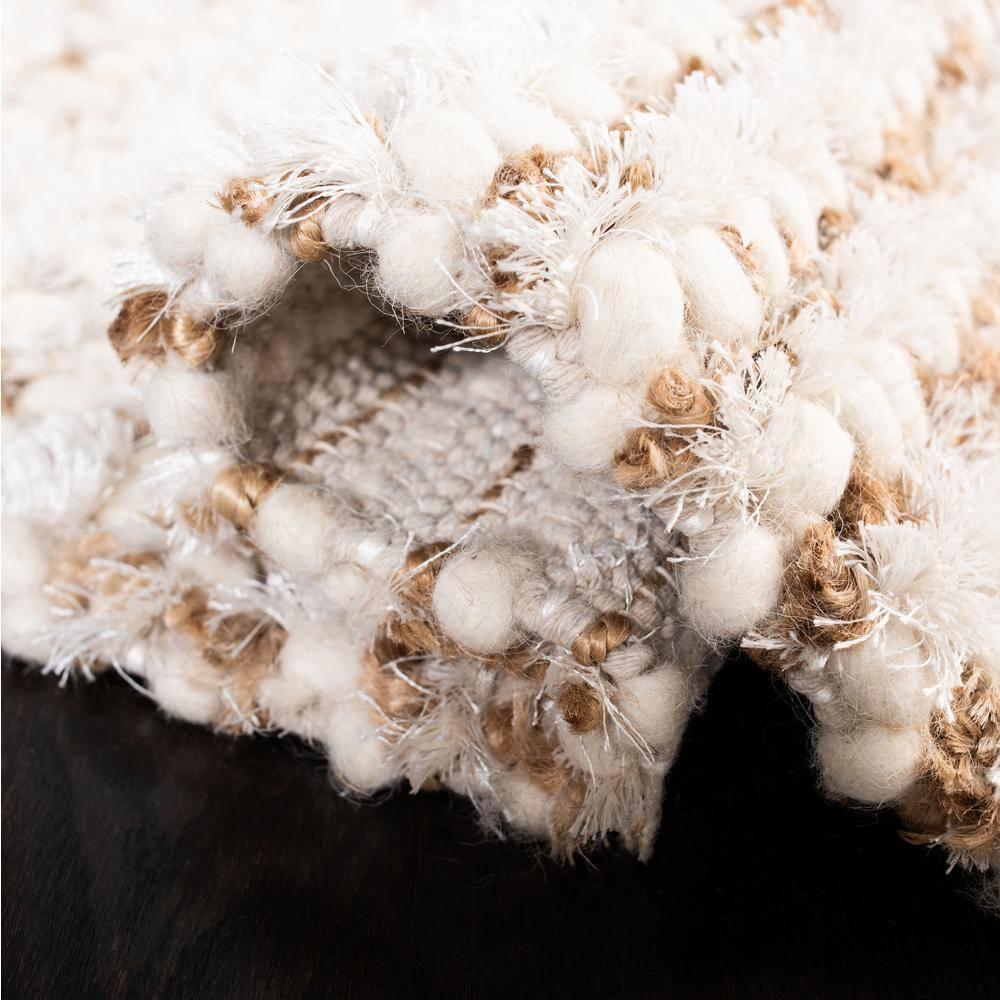 Classic Shag SG640 Hand Woven Area Rug - White/Beige - 4'x6' - Safavieh.