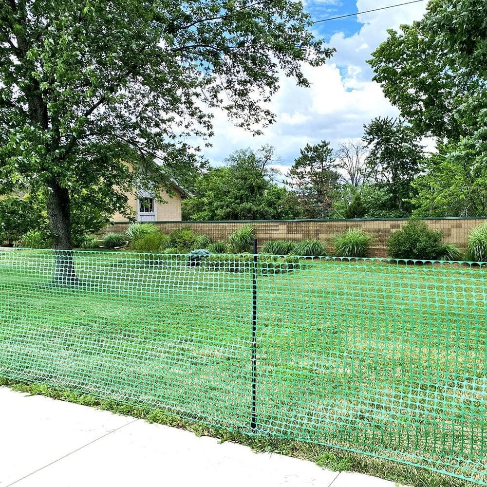 4 ft. x 200 ft., Plastic Mesh Fence 1 Green Roll Barrier Netting, Garden Fencing, 4 ft. Tall and 200 ft. L