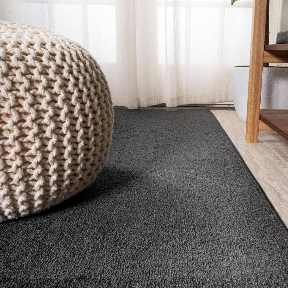 5'x5' Haze Solid Low-Pile, Black - JONATHAN Y