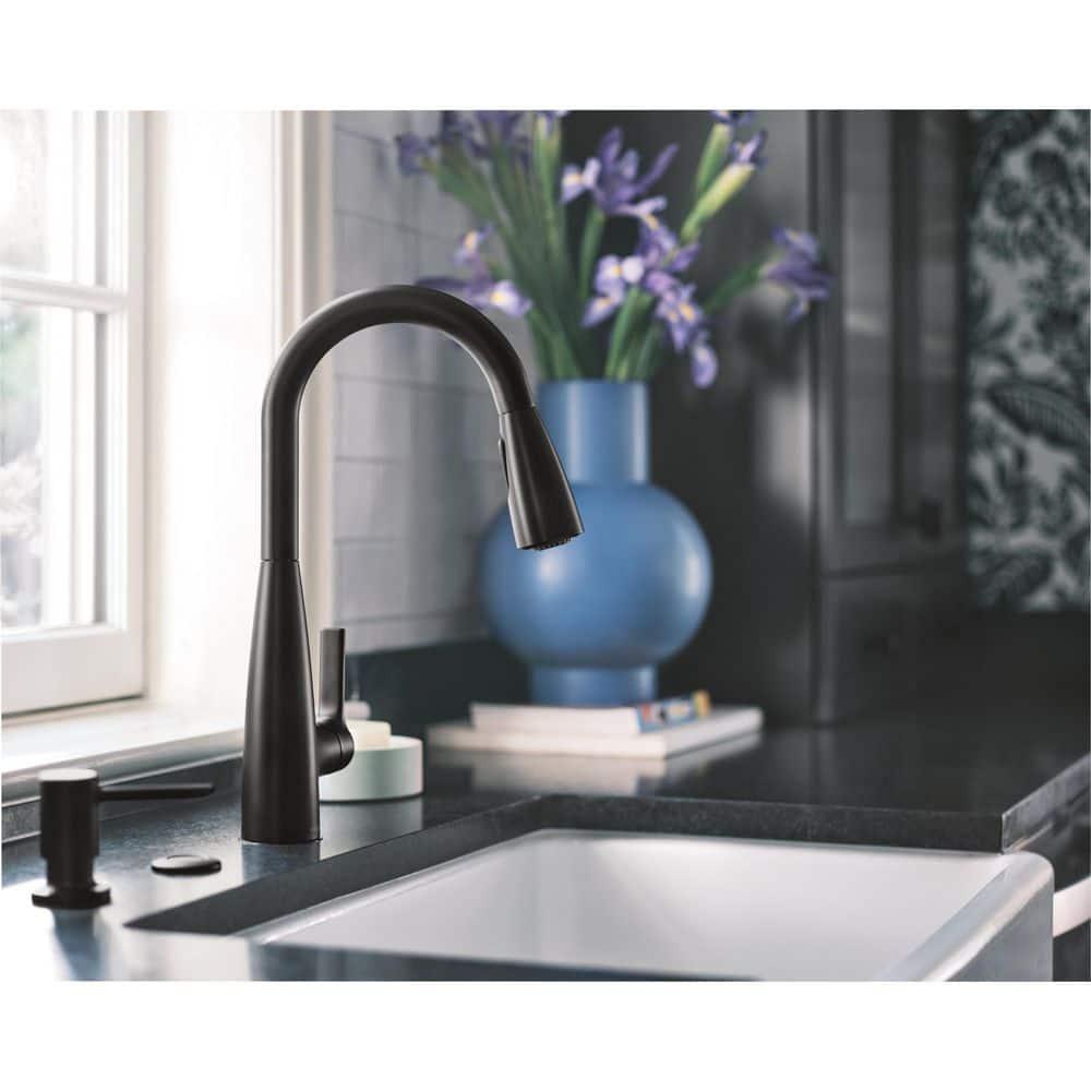 Moen Haelyn Matte Black Single Handle Deck-mount Handle Residential Pull-down Kitchen Faucet with Sprayer ( Deck Plate Included ) (Soap Dispenser Included)