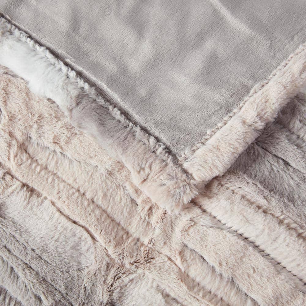 Beautyrest Zuri Oversized Heated Faux Fur Throw