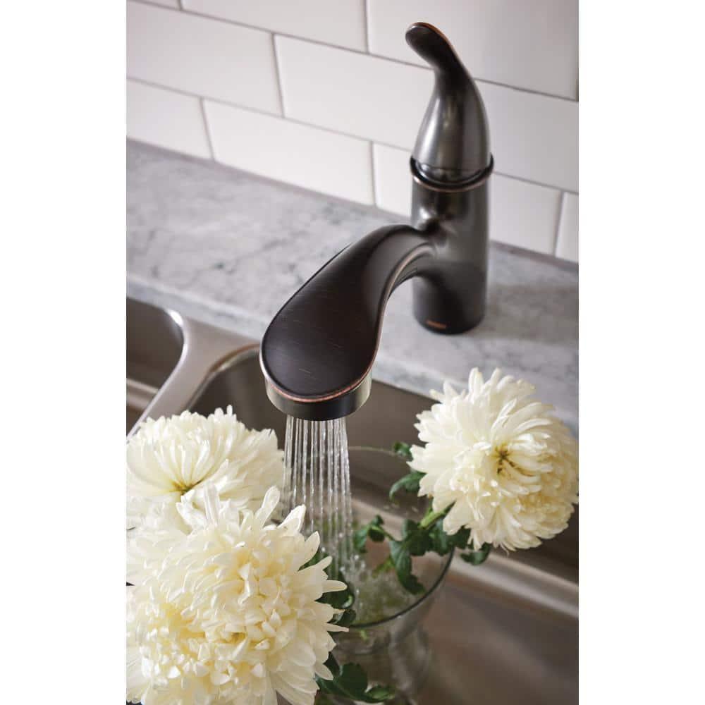 Moen Brecklyn Single-Handle Pull-Out Sprayer Kitchen Faucet with Power Clean Technology