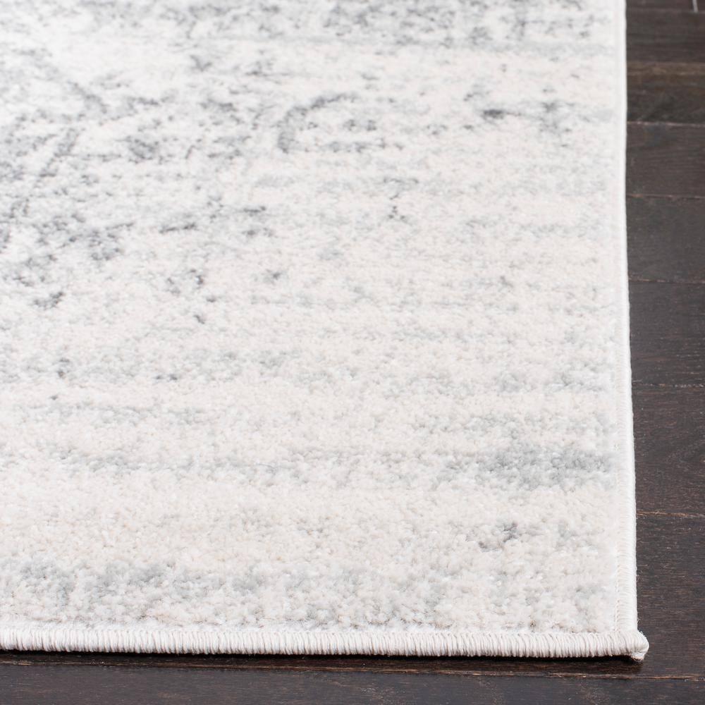 Madison MAD603 Power Loomed Indoor Area Rug - Silver/Ivory - 5'3"x7'6" - Safavieh