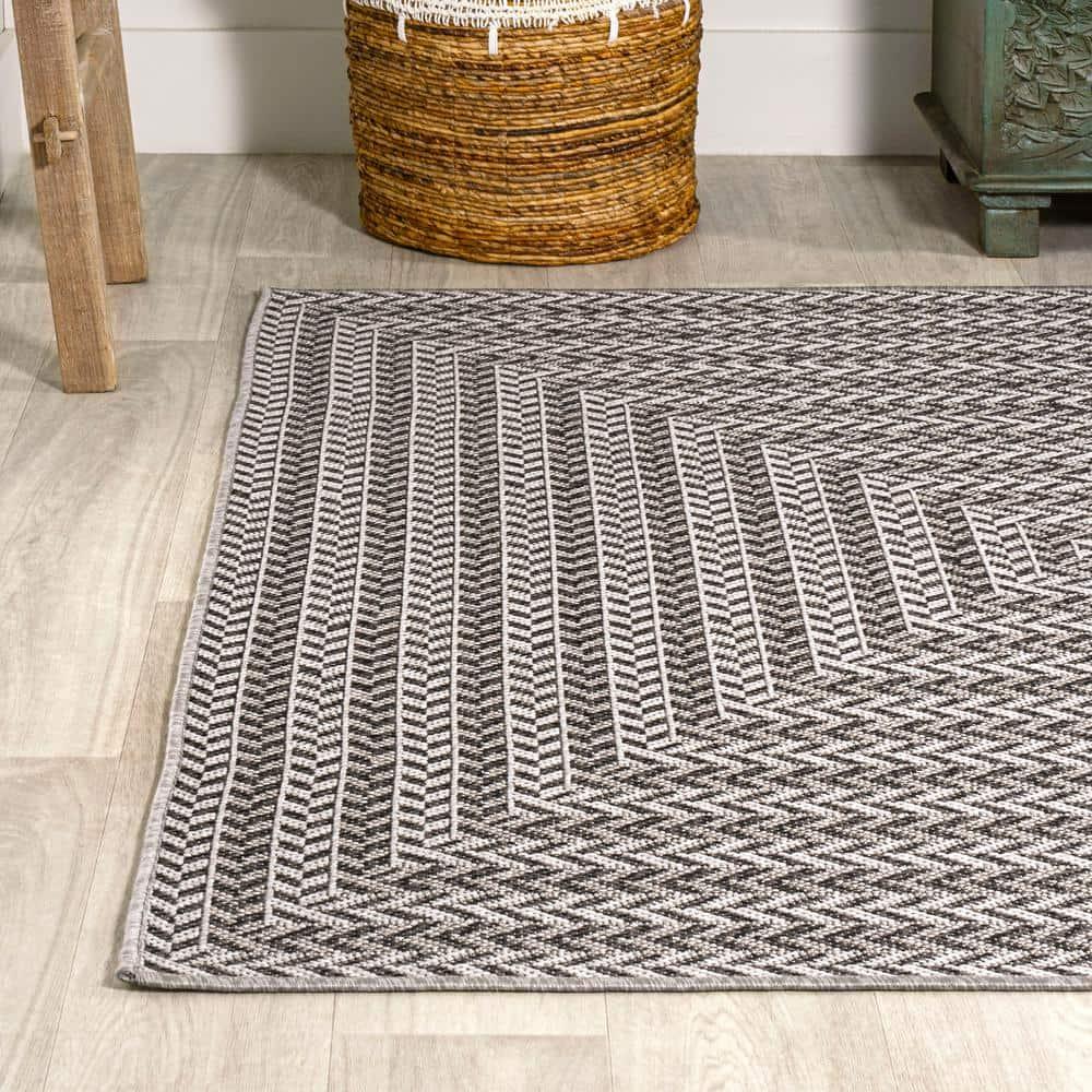 5' x 8' Chevron Modern Concentric Squares Indoor/Outdoor Area Rug, Black/Light Gray - JONATHAN Y
