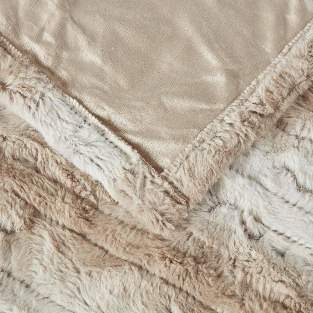 Beautyrest Beautyrest Zuri Oversized Heated Faux Fur Throw