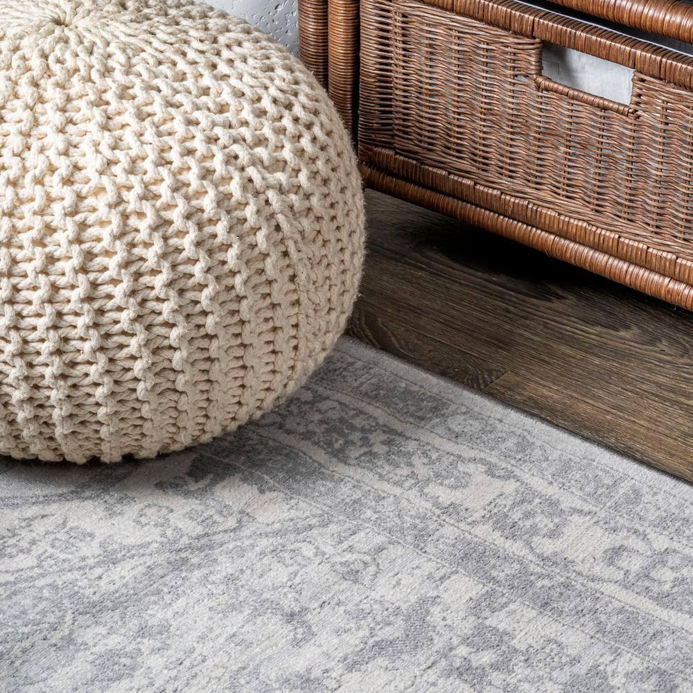 3' X 5' Modern Persian Vintage Medallion Area Rug, Light Gray/Ivory - JONATHAN Y