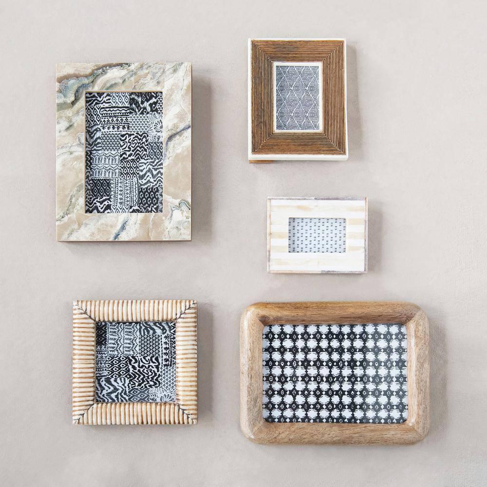 Creative Co-Op Hand-Carved Bone & MDF Photo Frame with Ribbed Pattern, Natural (Holds 4" x 4" Photo)
