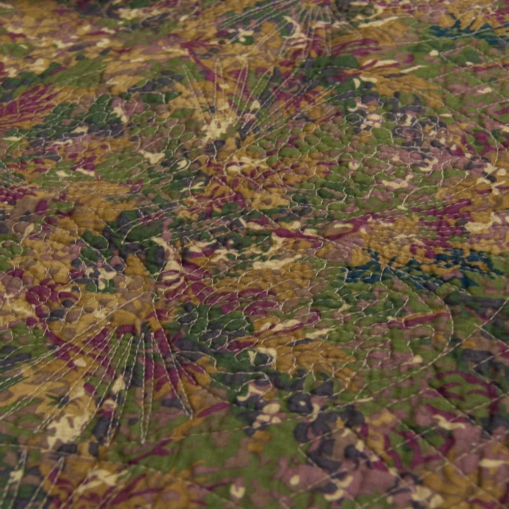 Donna Sharp CabinRaising Pine Cone Quilt