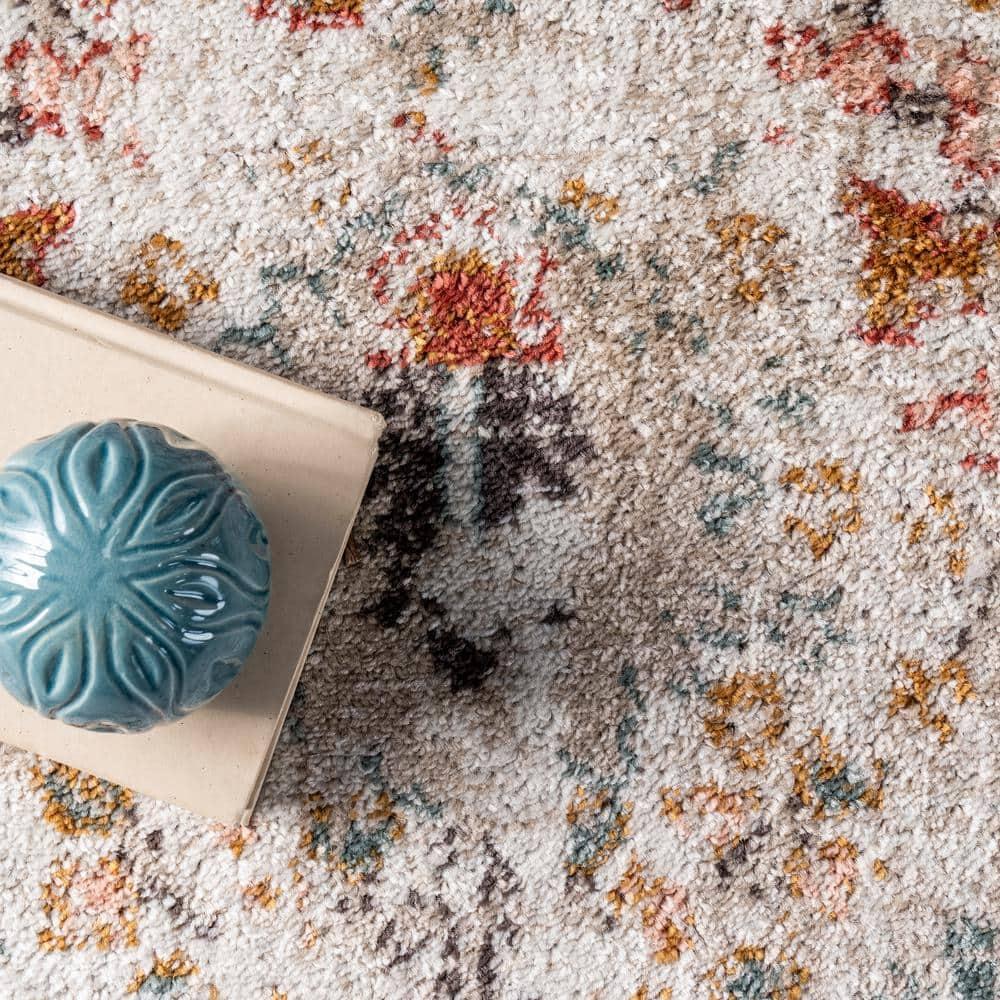 nuLOOM Lenore Vintage Floral Beige 6' 7" Transitional Round Rug