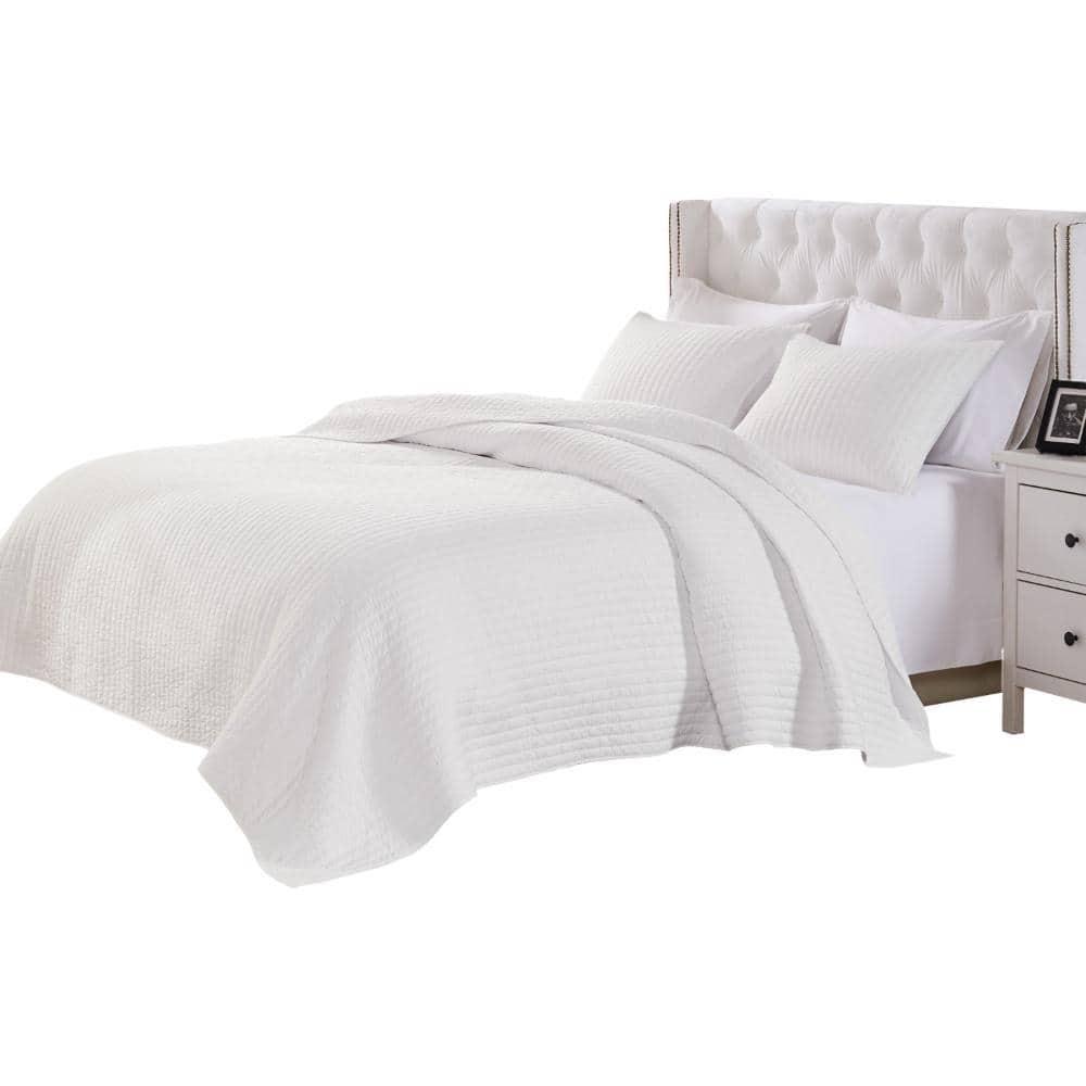 Benjara Xumi 3pc Cal King Quilt and Pillow Sham Set, Channel Style Antique White