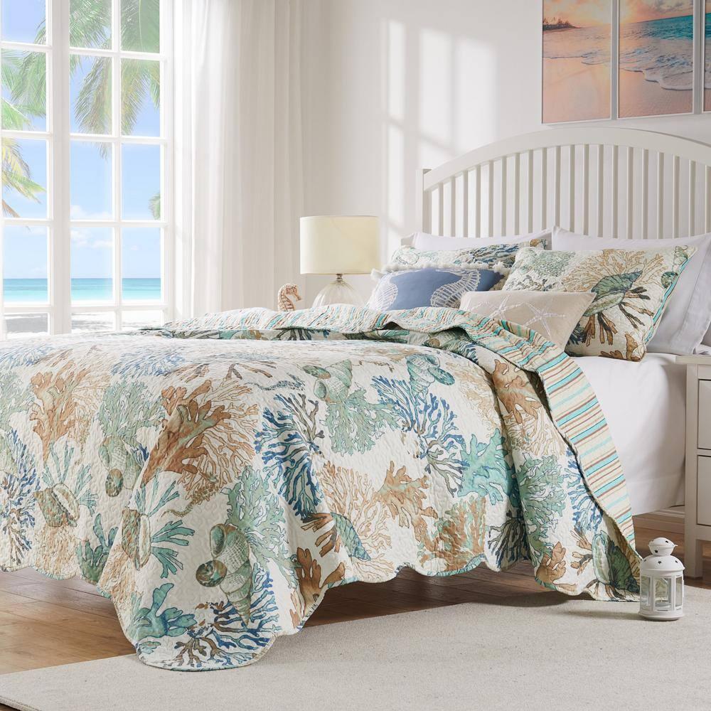 Atlantis Reversible Quilt Set with Throw Pillows