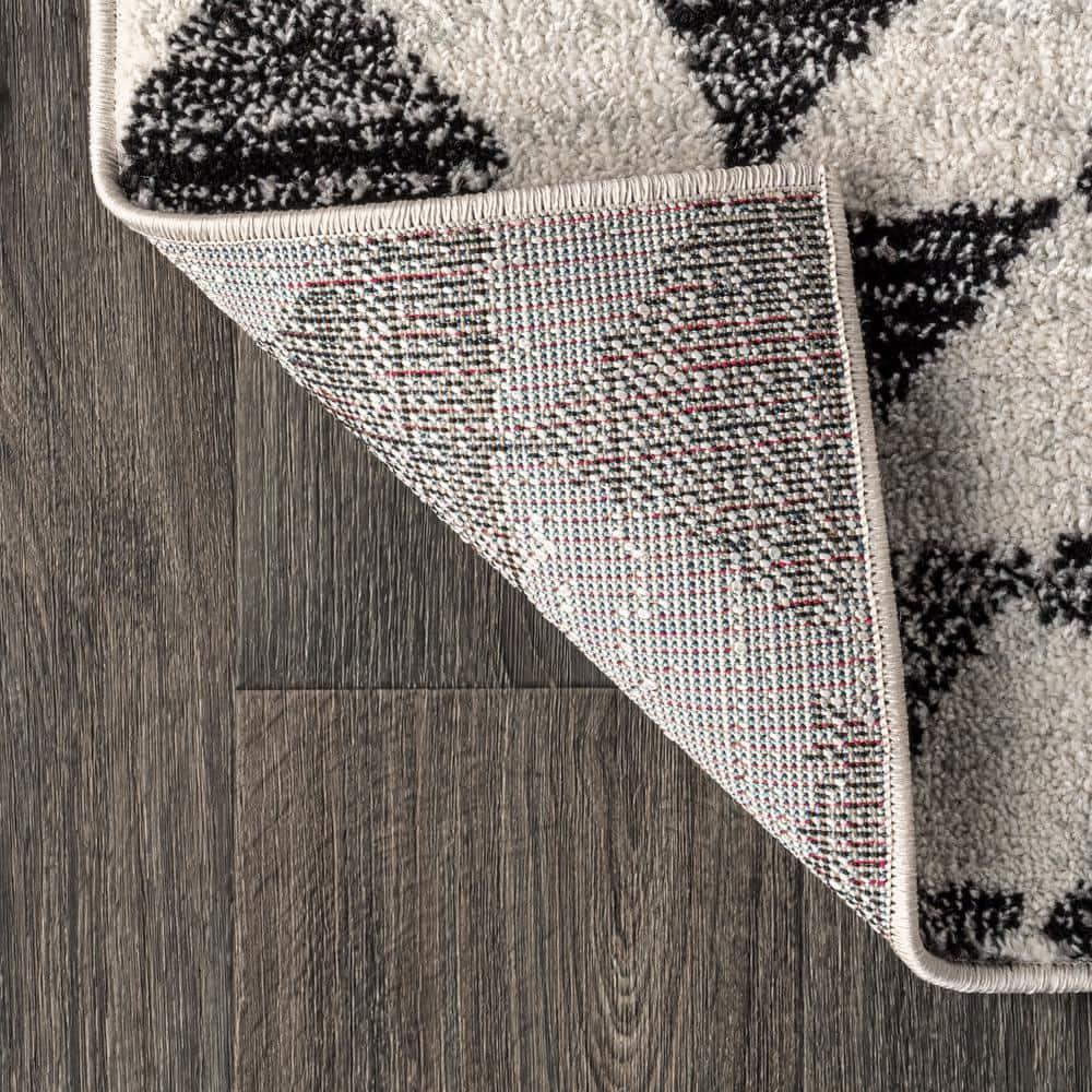 2'x8' Aisha Moroccan Triangle Geometric  Runner Rug, Cream - JONATHAN Y