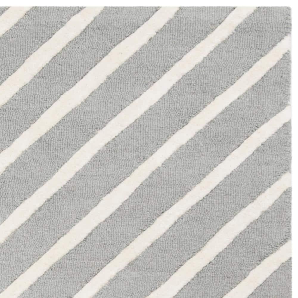 Safavieh Kids Pattern SFK920 Hand Tufted Indoor Area Rug - Grey/Ivory - 5'x7' - Safavieh