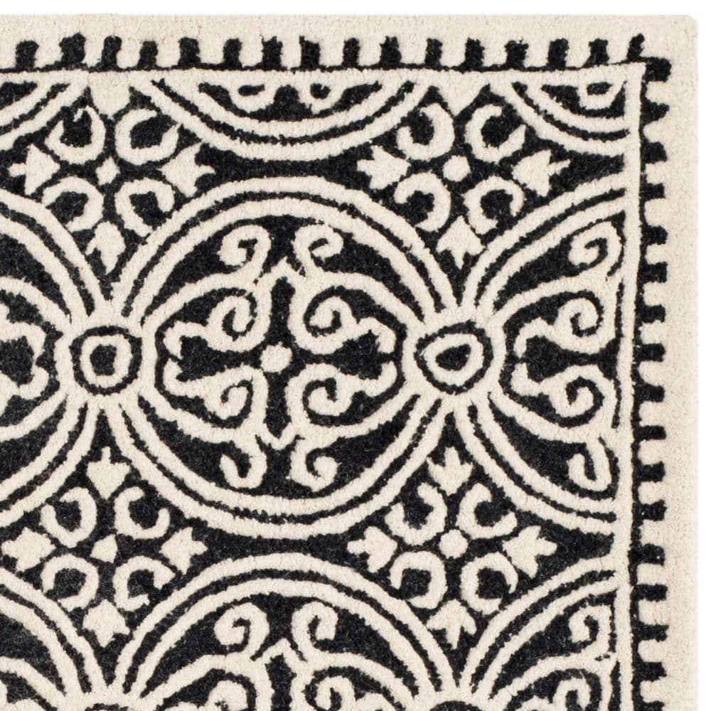 SAFAVIEH Cambridge Leslie Geometric Wool Area Rug, Black/Ivory, 6' x 9'