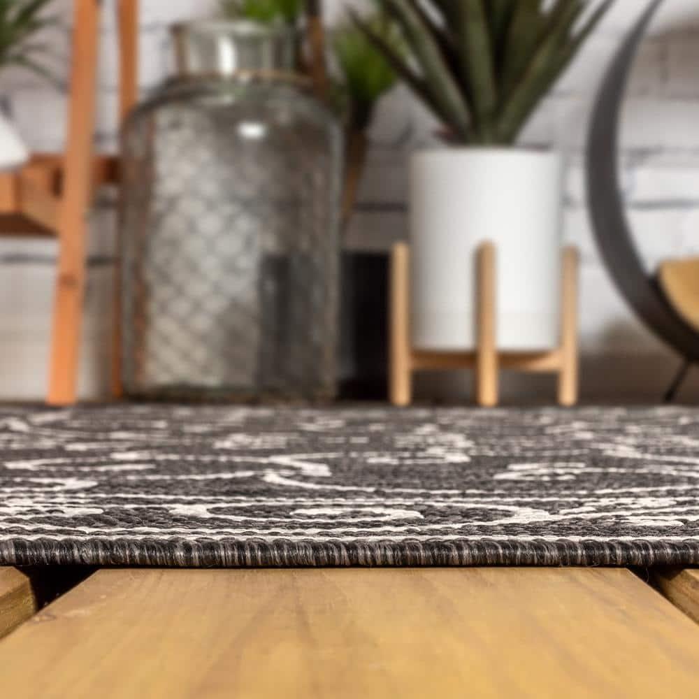4'x6' Charleston Vintage Filigree Textured Weave Indoor/Outdoor Area Rug, Black/Gray - JONATHAN Y