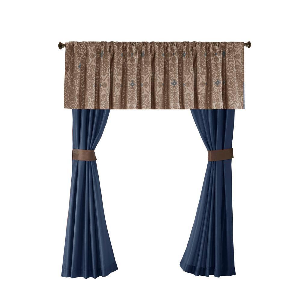 Madison Park Essentials Jacquard Traditional 24 Piece Room in a Bag