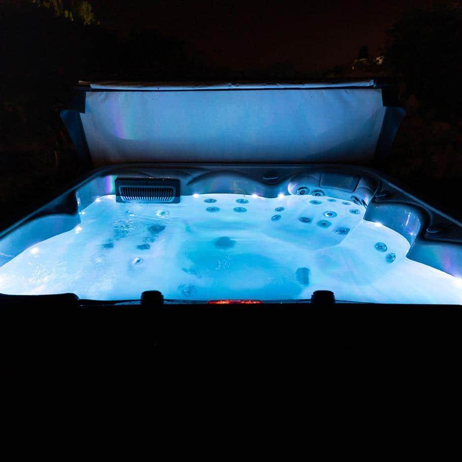 Buenospa New York 6 - Person 49 - Jet Acrylic Square Hot Tub with Ozonator and Cover in White