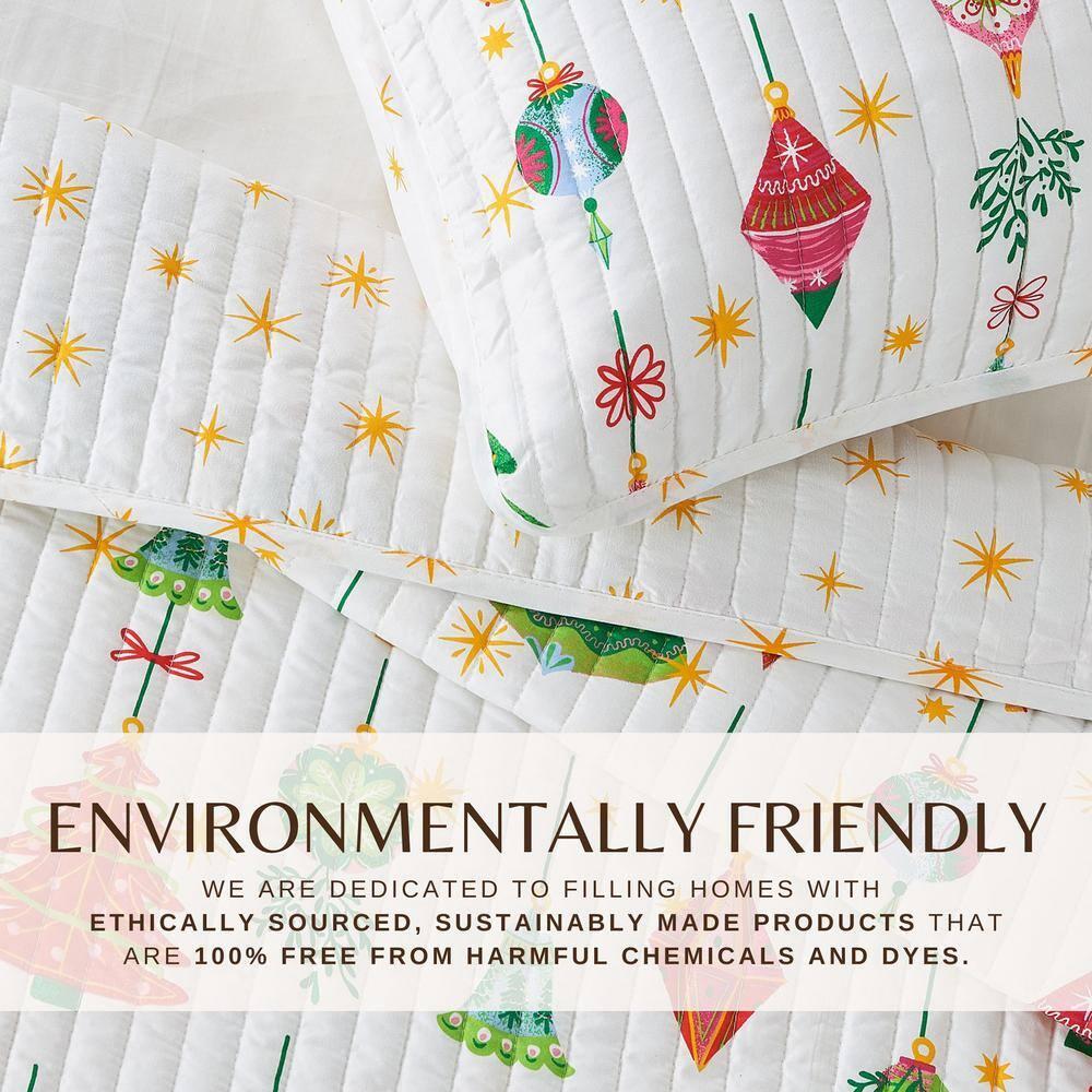 FreshFolds Vibrant & Cheerful Christmas Quilt Set