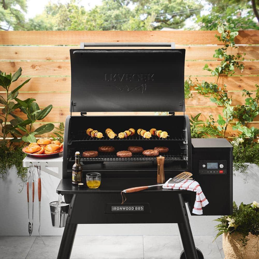 Traeger TFB89BLF Ironwood 885 Black Wood Pellet Grill