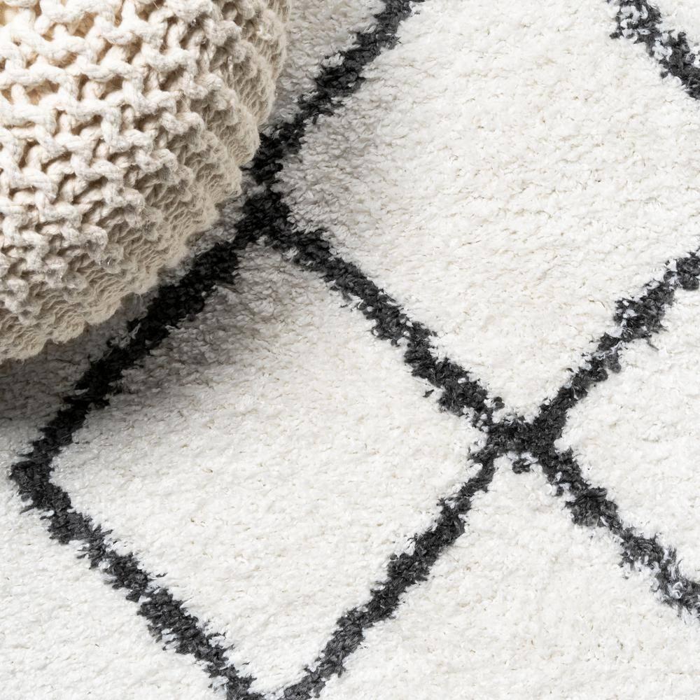 5'x8' Cami Moroccan Style Diamond Shag Area Rug, White - JONATHAN Y