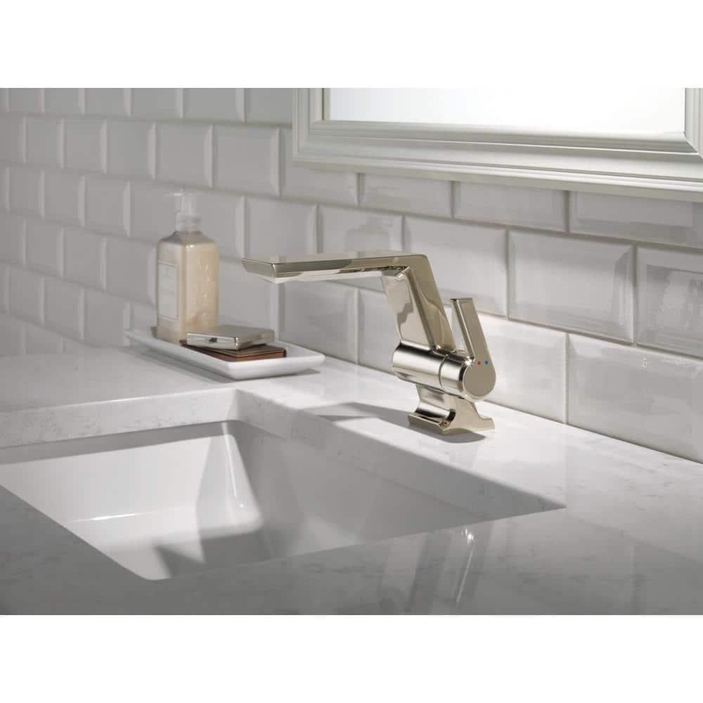 Pivotal Single Hole Bathroom Faucet with Drain Assembly and DIAMOND™ Seal Technology