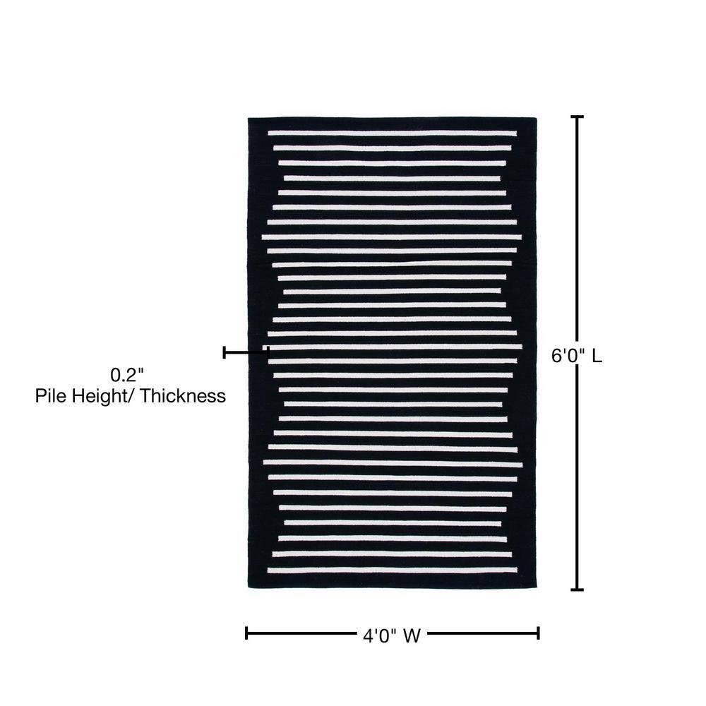 Montauk MTK313 Hand Woven Area Rug - Black/Ivory - 4'x6' - Safavieh.
