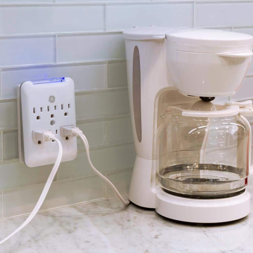 GENERAL ELECTRIC Pro 6-Outlet Surge Protector Power Outlet Adapter, White - 38431