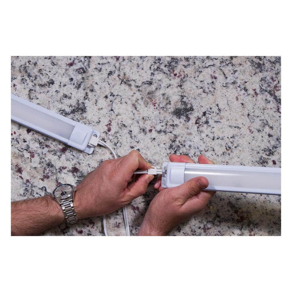 Enbrighten 18-inch Plug-In Linkable LED Under Cabinet Light Fixture