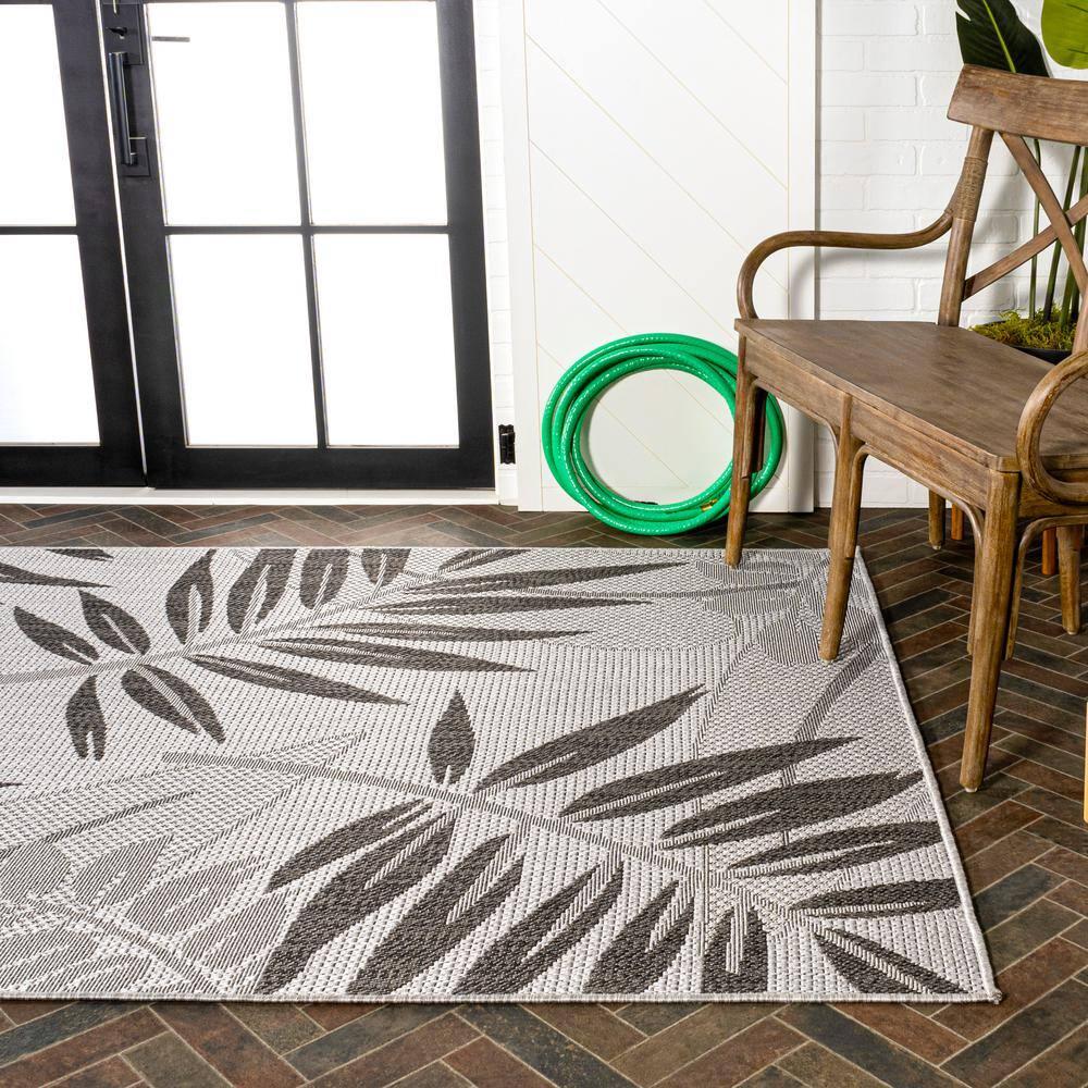 8' x 10' Havana Tropical Palm Leaf Indoor/Outdoor Area Rug, Gray/Black - JONATHAN Y