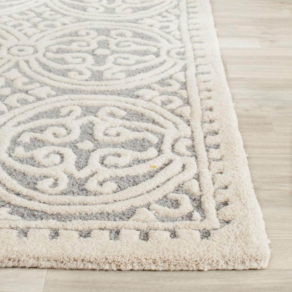 SAFAVIEH Cambridge Leslie Geometric Wool Area Rug, Silver/Ivory, 6' x 6' Square