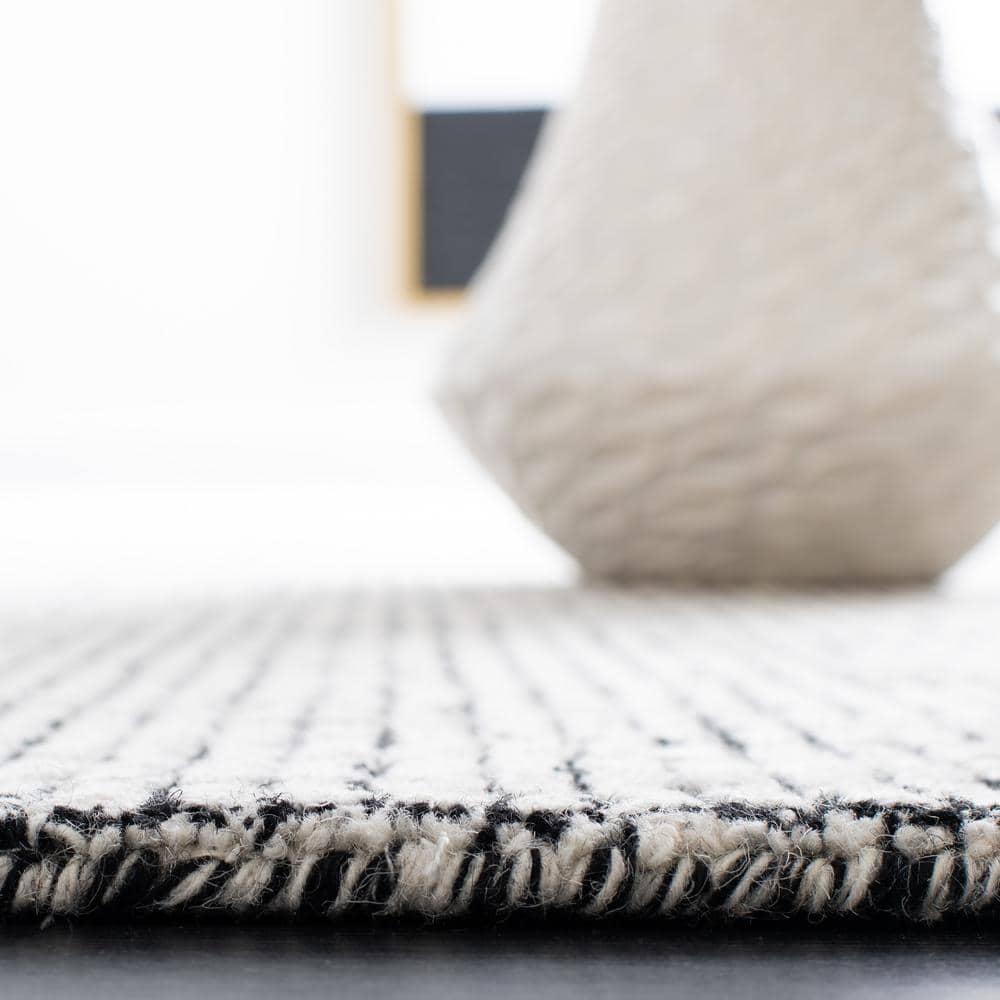Abstract ABT470 Handmade Indoor Accent Rug - Ivory/Black - 2'x3' - Safavieh