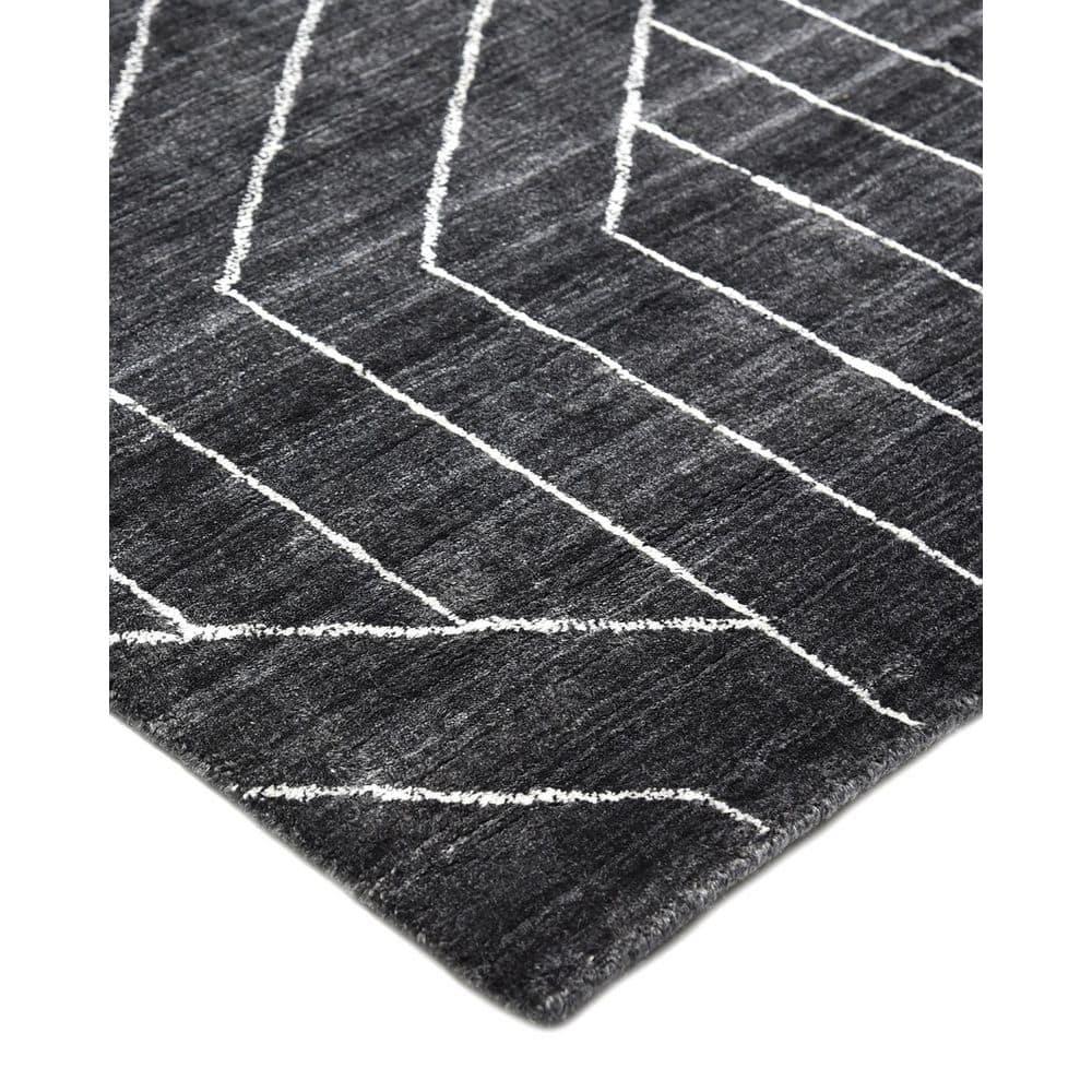 Kali Geometric Area Rug