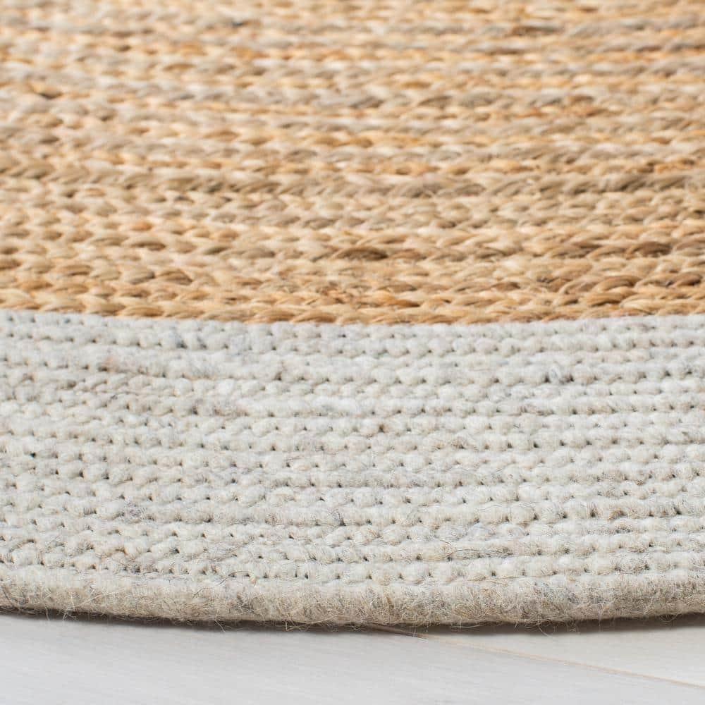Braided BRD910 Hand Woven Indoor Area Rug - Beige/Natural - 5' Round - Safavieh