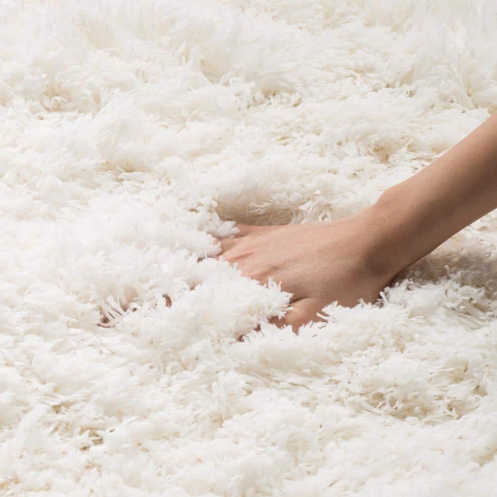 Polar Shag PSG800 Power Loomed Indoor Area Rug - 8'x10' - White - Safavieh