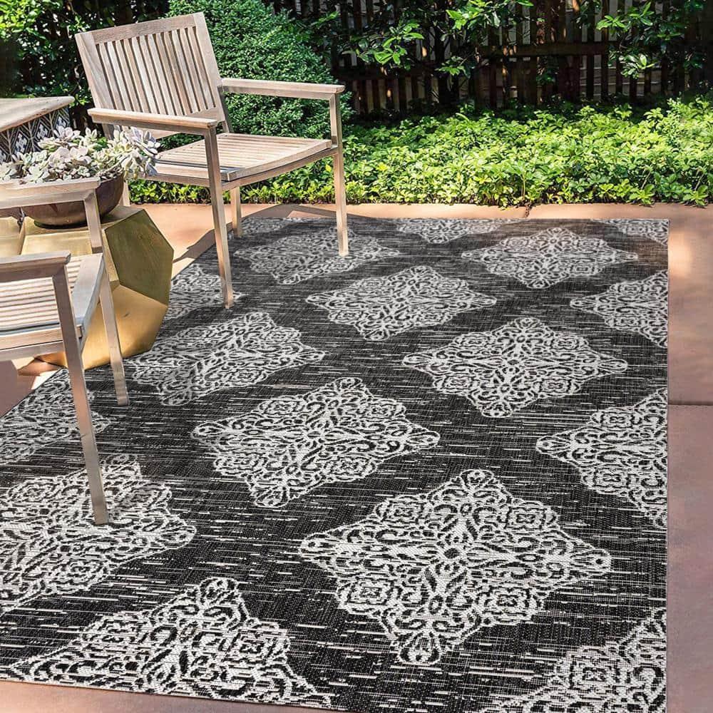 8'x10' Tuscany Ornate Medallions Indoor/Outdoor Area Rug, Black/Ivory - JONATHAN Y