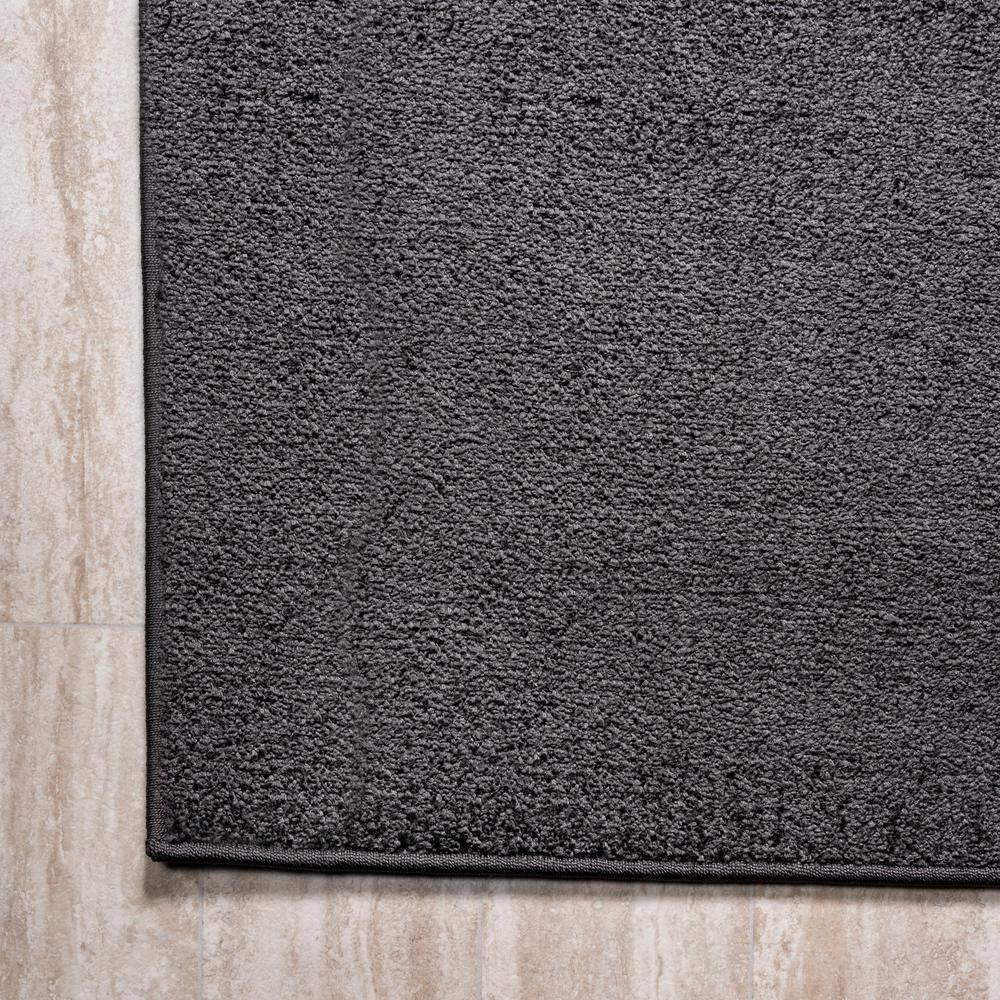 5'x5' Haze Solid Low-Pile, Black - JONATHAN Y