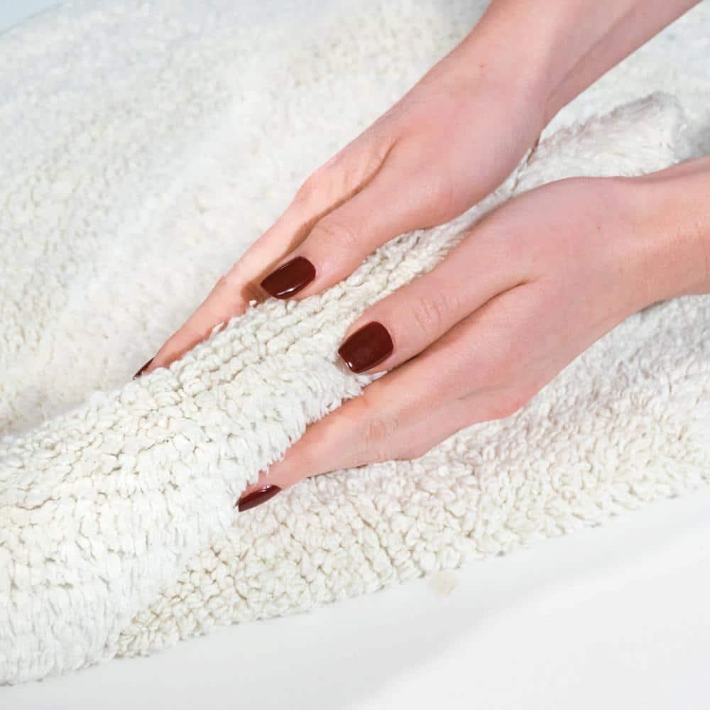 Chesapeake Oval Tub Mat Ivory (17"x24")
