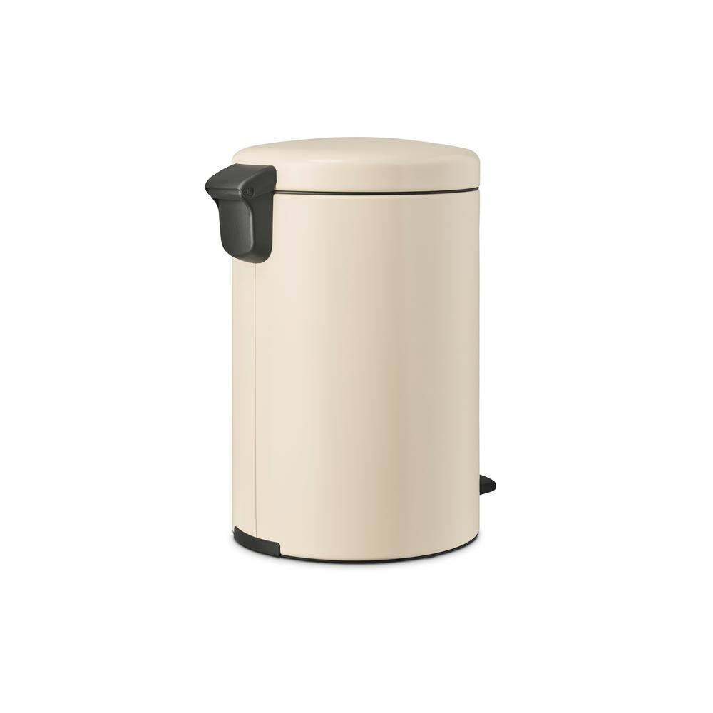 Soft Beige Round Plastic Step-On Kitchen Trash Can, 5.3 Gallons