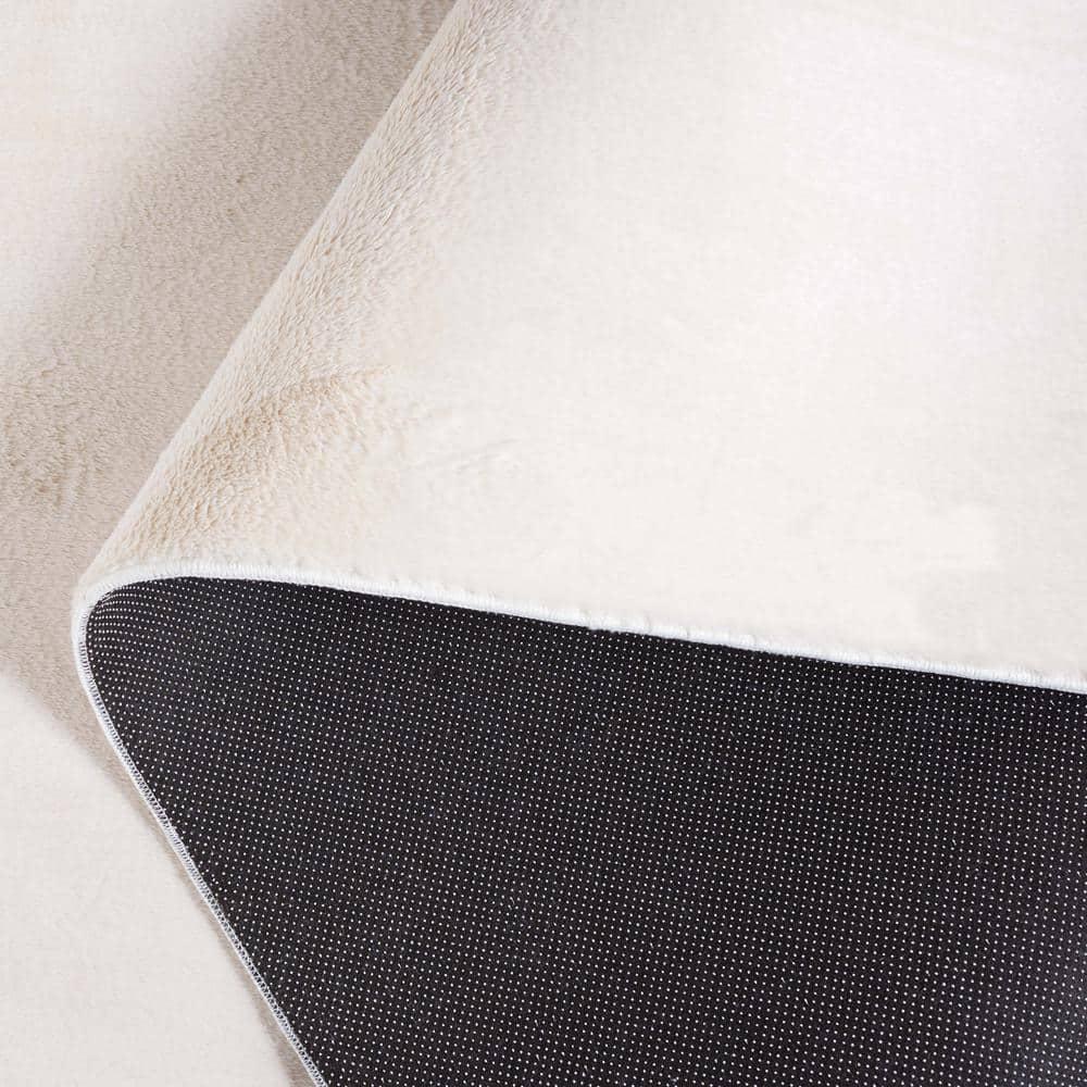 Safavieh  Faux Rabbit Fur Machine Washable Slip Resistant Nanami Rug 5' x 7' - Beige