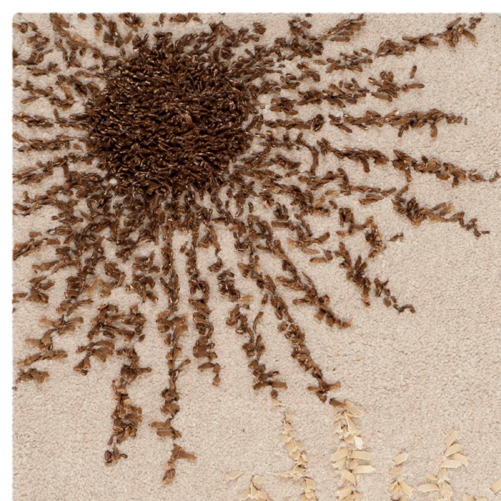 Soho SOH712 Hand Tufted Accent Rug - Beige - 2'6"x4' - Safavieh.