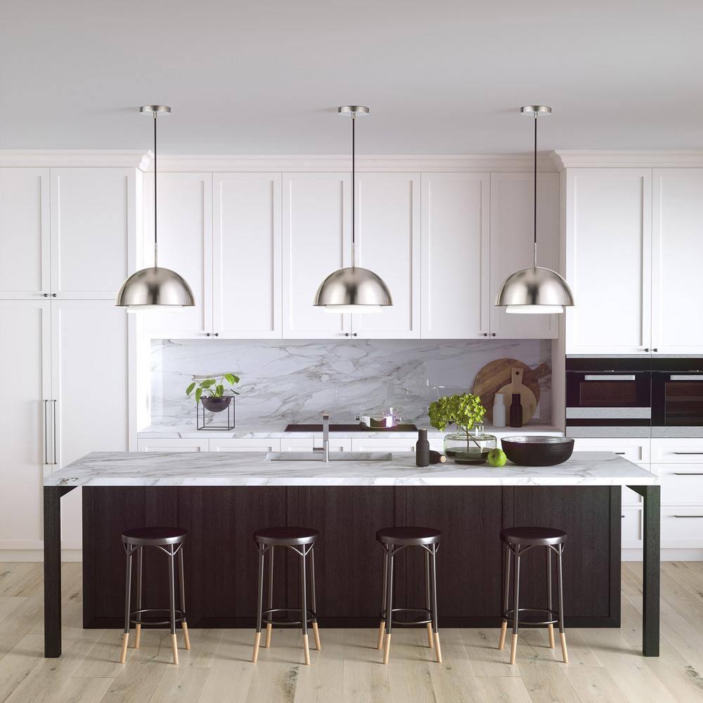 Evelyn&Zoe 15" Brushed Nickel Metal/Glass Pendant