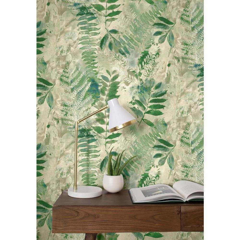 Surface Style - Peel and Stick Wallpaper, Botanical Wallpaper for Bedroom, Powder Room, Kitchen, Self Adhesive, Vinyl, 30.75 Sq Ft Coverage (Fern Memory Collection, Clover)