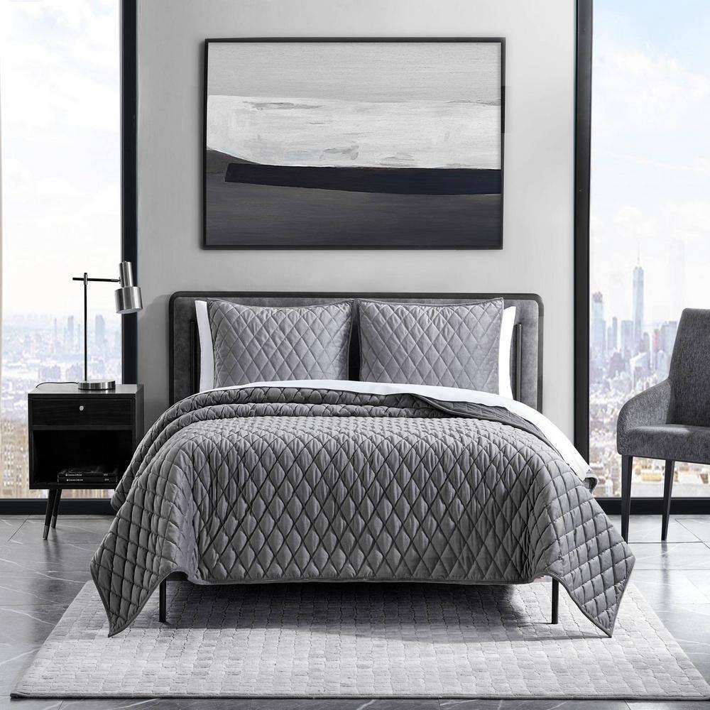 Vera Wang Vera Wang Diamond Velvet Quilt Set