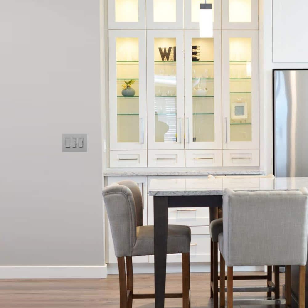 Legrand Radiant 3-Gang Decorator Rocker Screwless Wall Plate